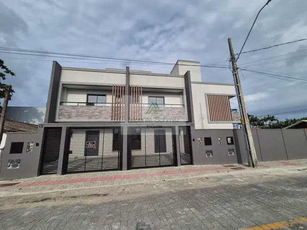 Lindo Sobrado Geminado à Venda na Praia do Gravatá, Navegantes