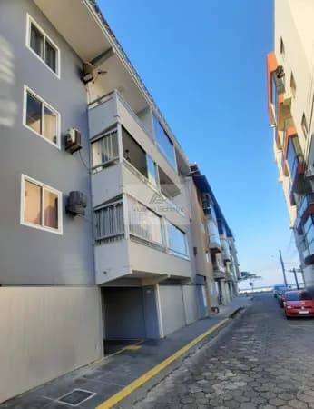 Encantador Apartamento à Venda no Edifício Maria Helena, Navegantes