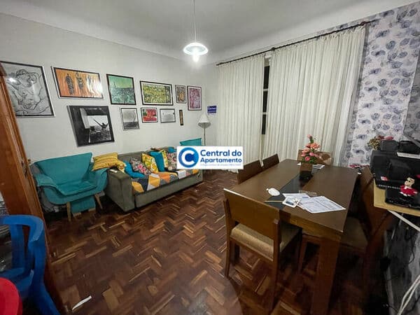 Apartamento 2/4 com ar, suíte, próximo ao Farol da Barra