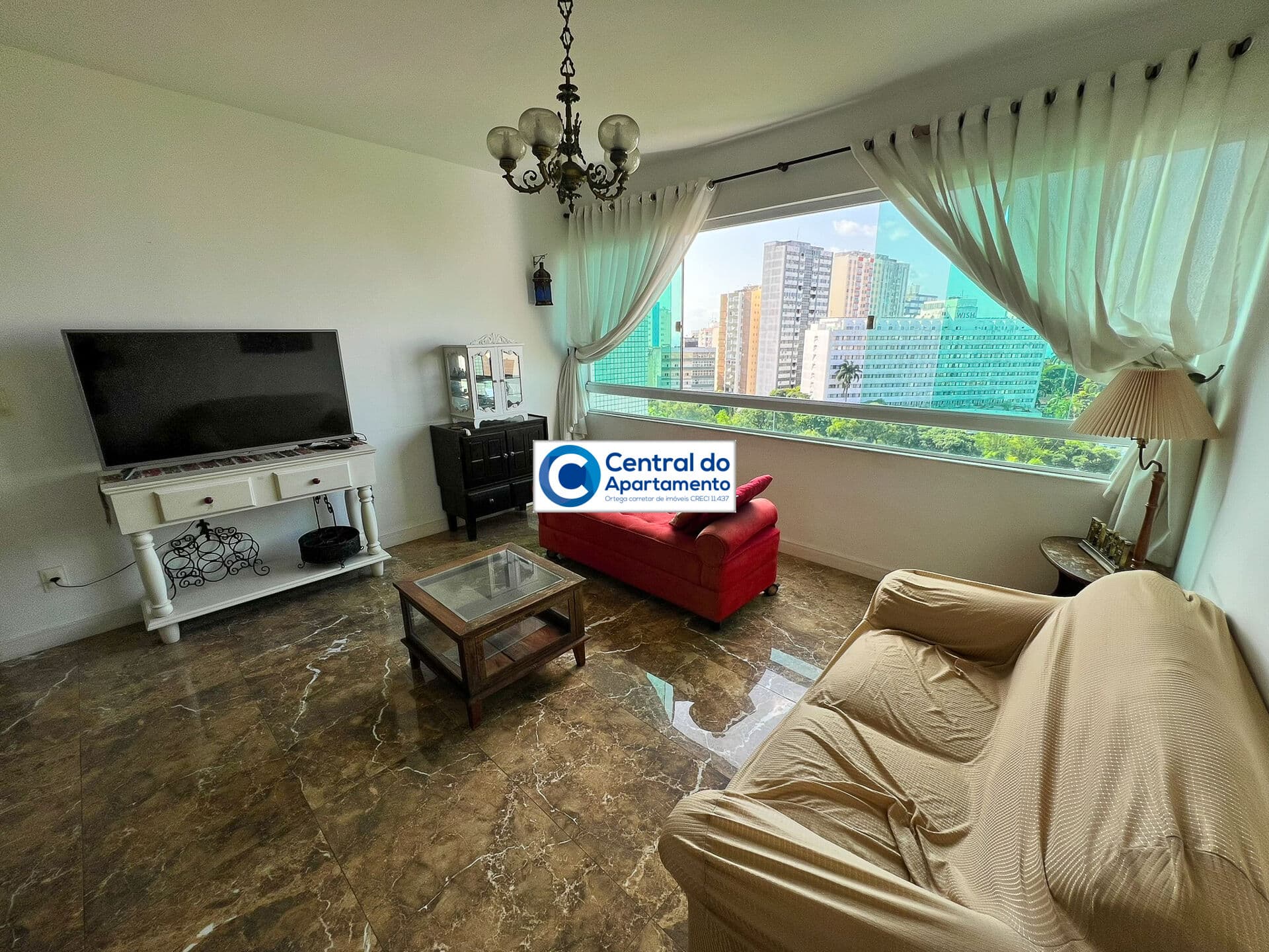 Apartamento com 3/4, suíte, vista para a festa, Campo Grande, Salvador-BA