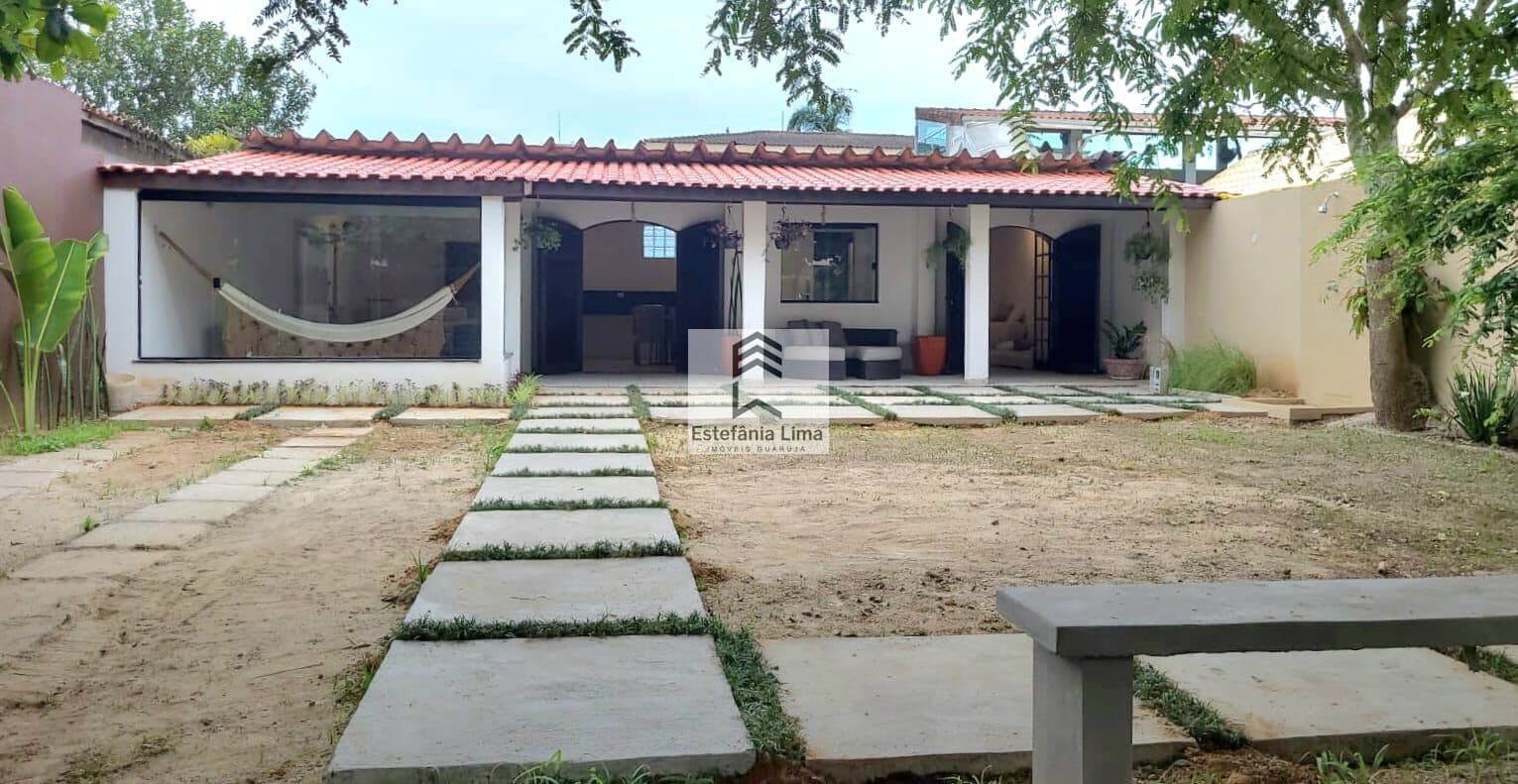Casa na Praia do Tombo 3 Suítes