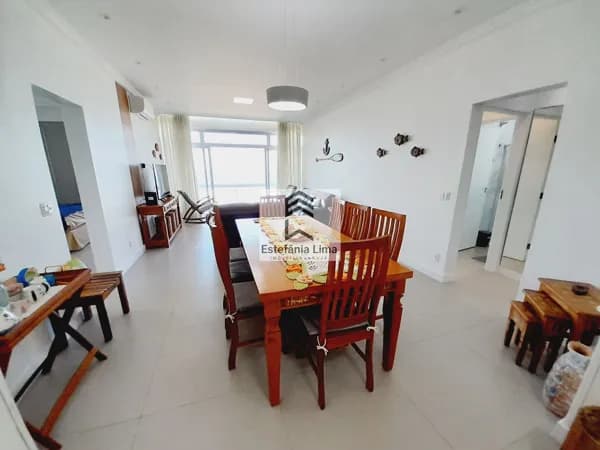 Apartamento em Pitangueiras Frente ao Mar 3 Dormitórios