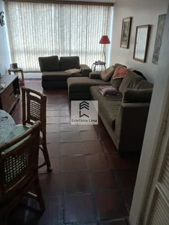Apartamento em Pitangueiras 100 metros da Praia