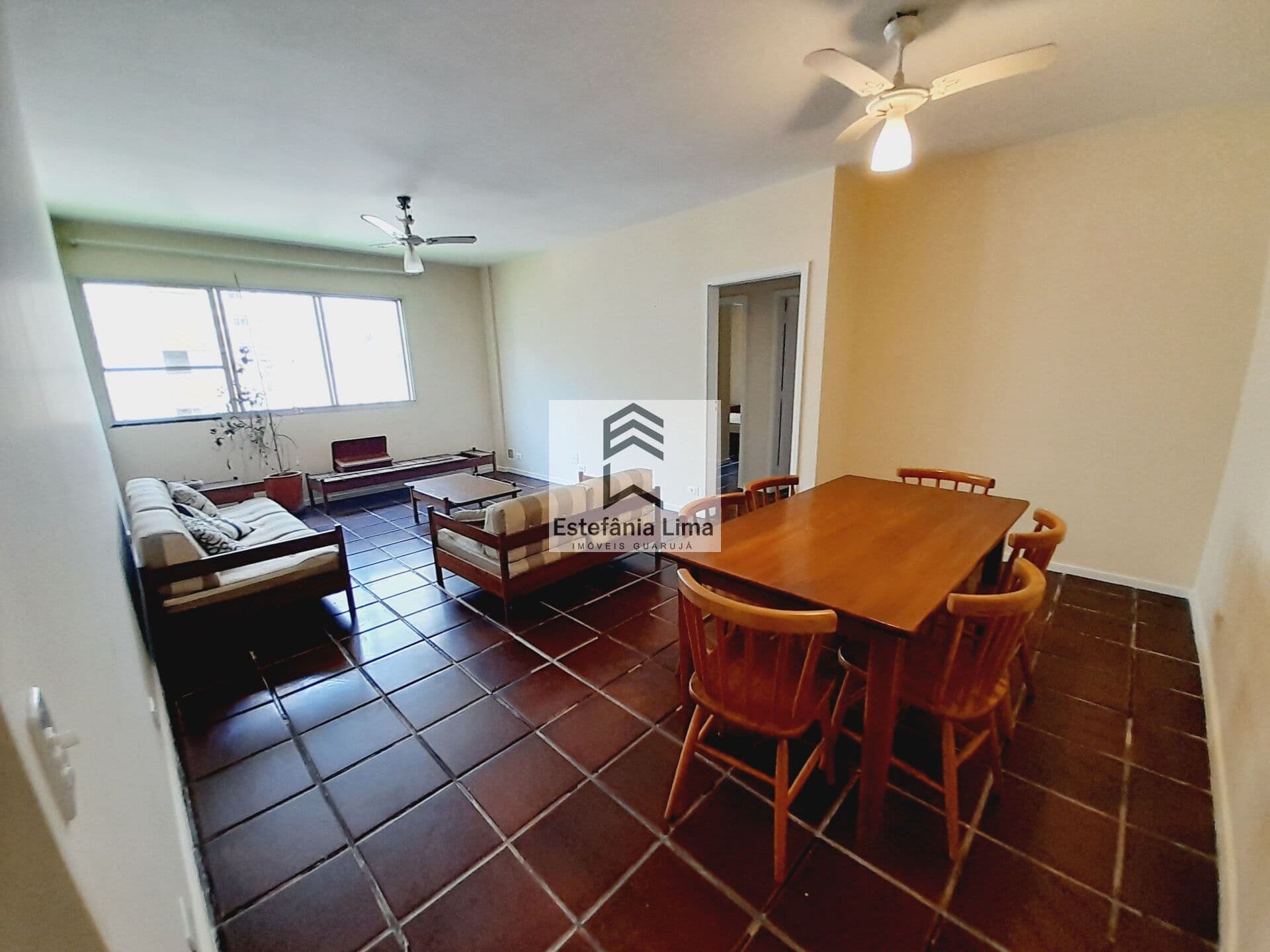 Apartamento em Pitangueiras 200 metros da Praia