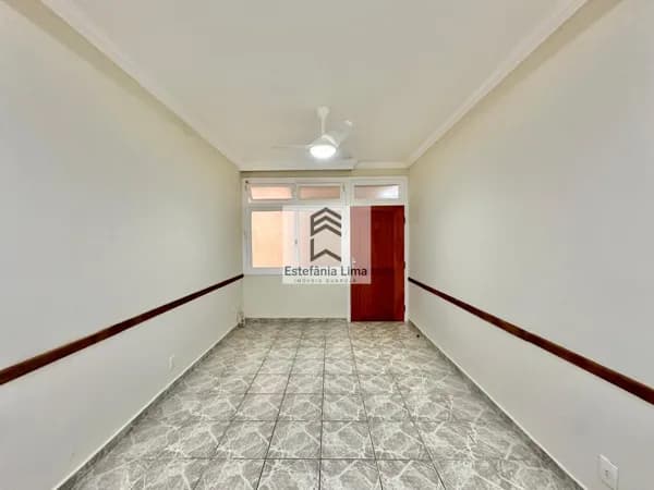 OPORTUNIDADE!! Apto 100 metros da Praia Pitangueiras 2 Dormitórios - Guarujá