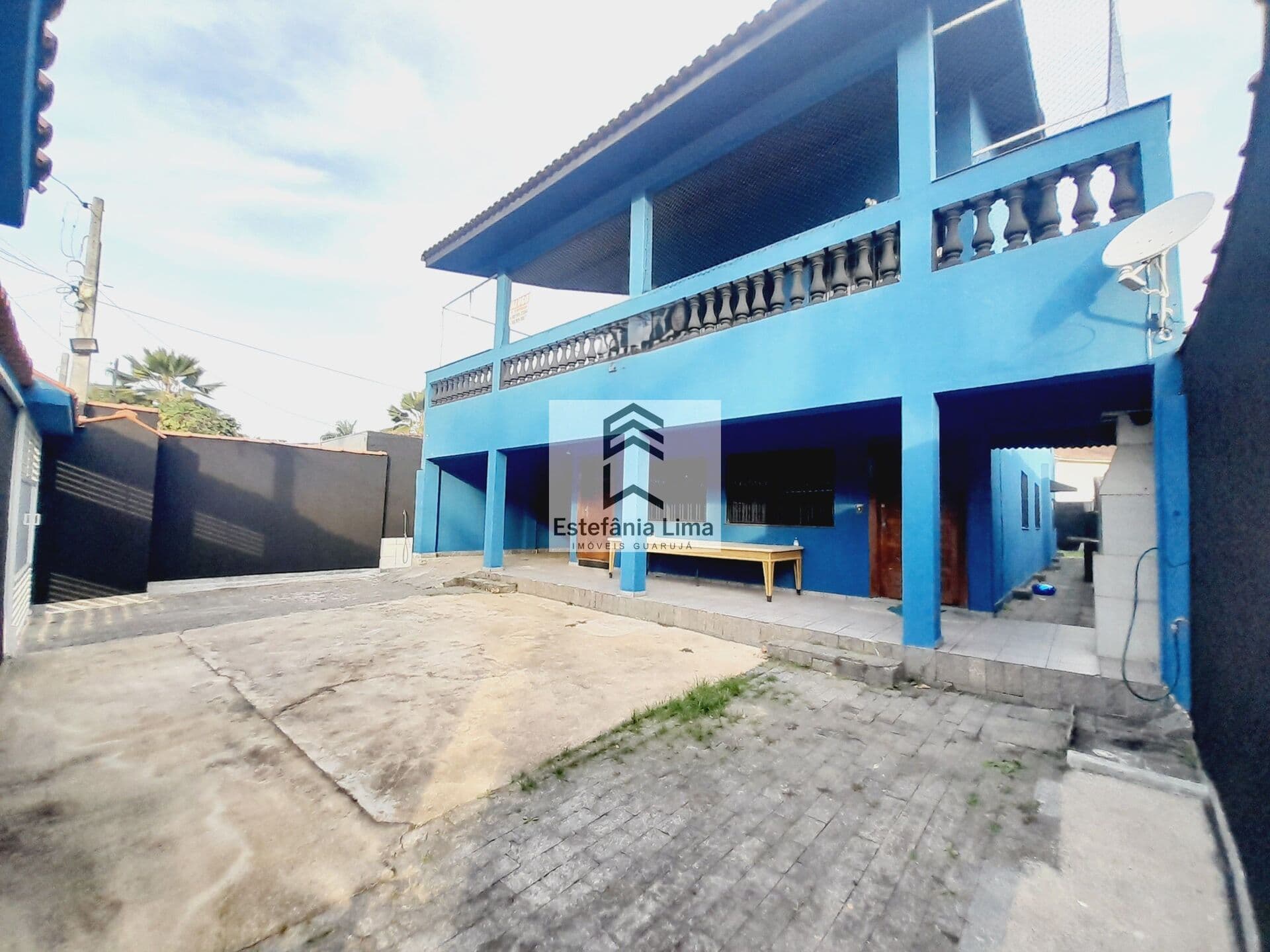 Casa no Jardim Guaiuba!!! 300 metros da Praia