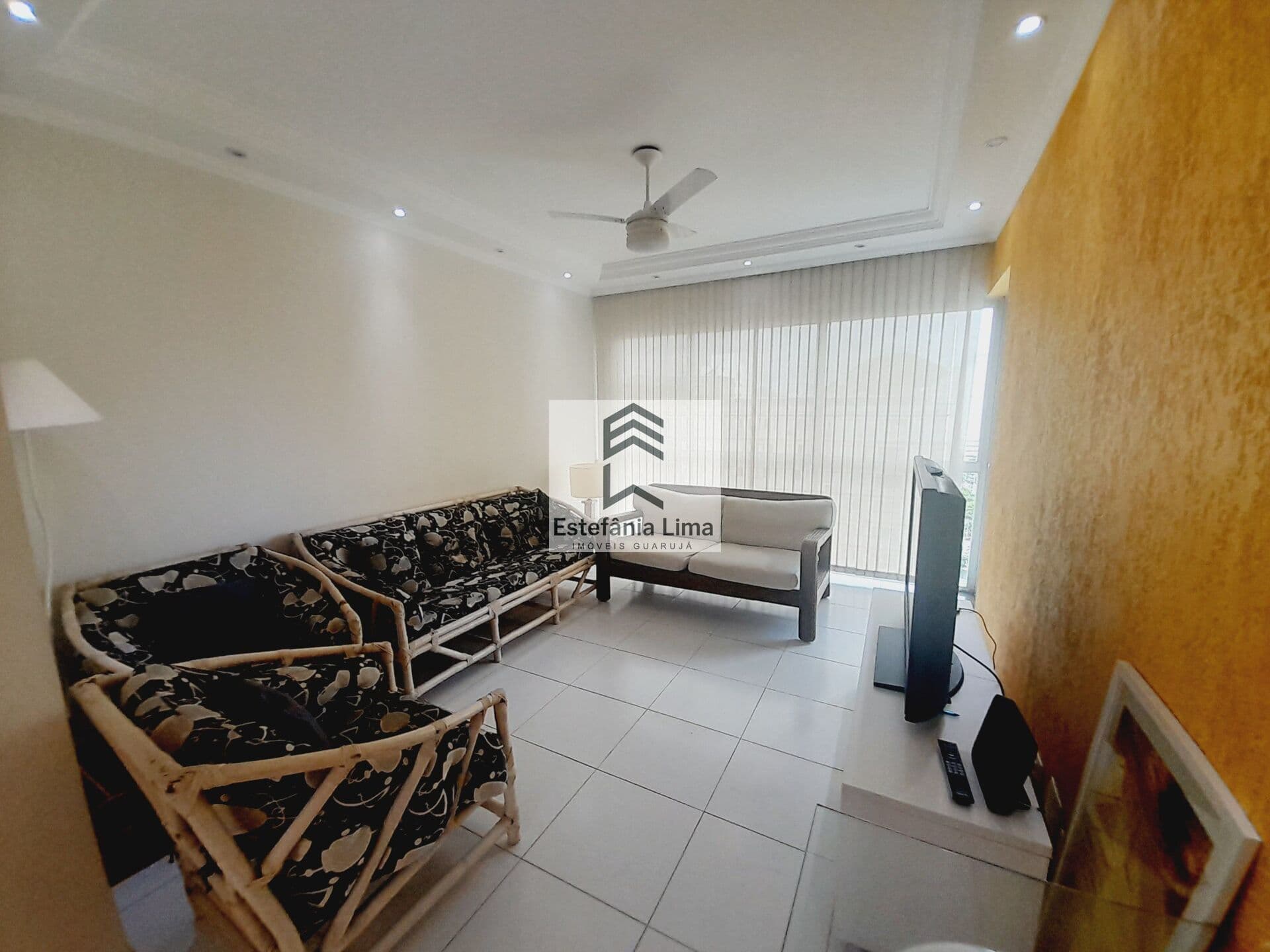 Apartamento Reformado em Pitangueiras!!! 200 metros da Praia