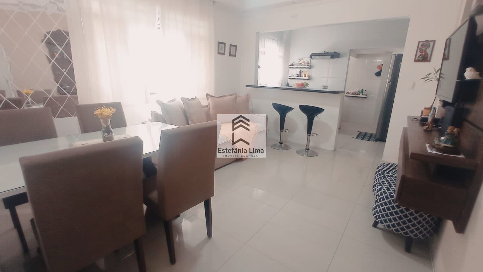 Apartamento na Enseada!!! 2 Dormitórios