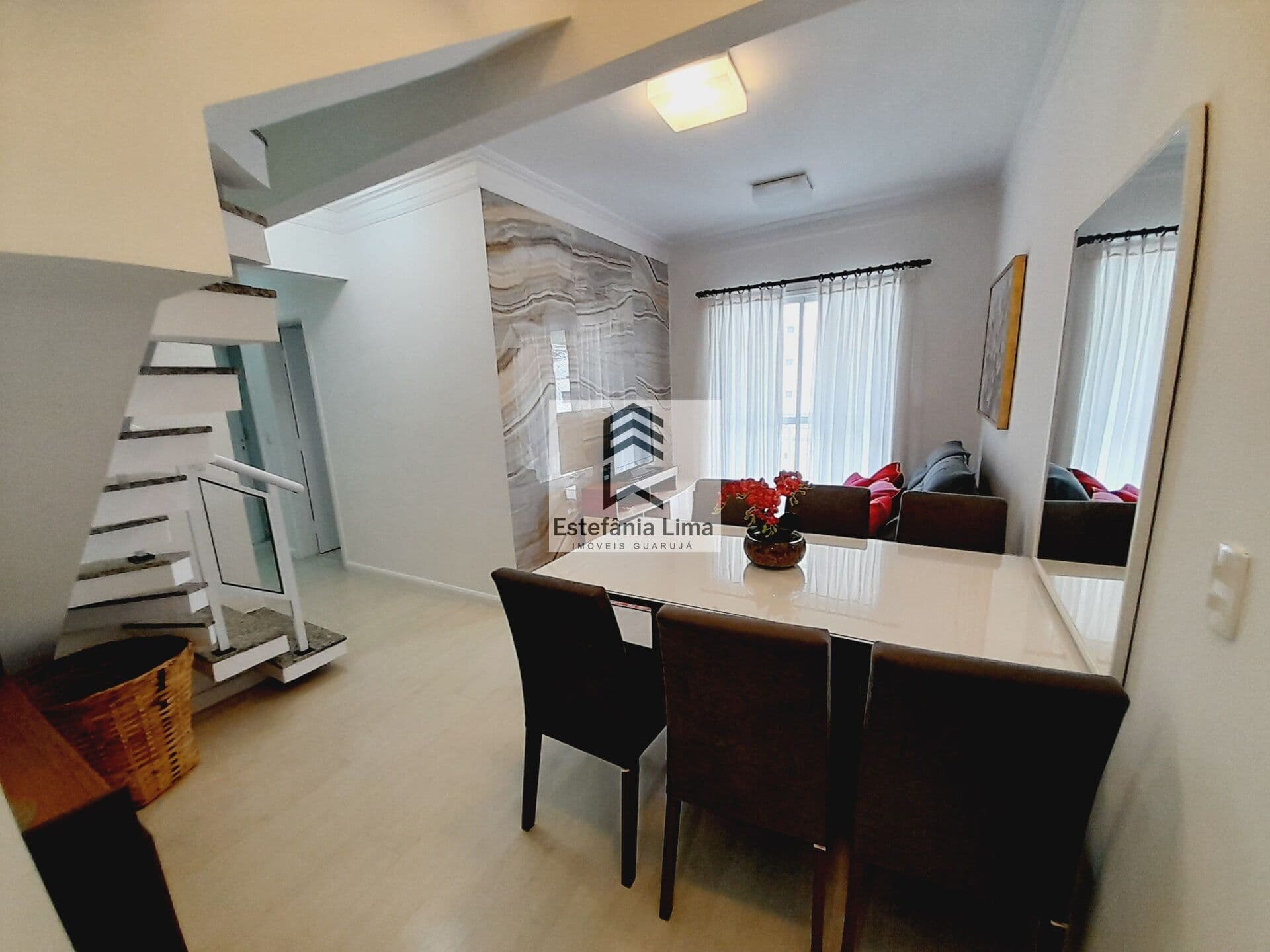 Cobertura Duplex em Pitangueiras 3 Dormitórios sendo 1 Suite