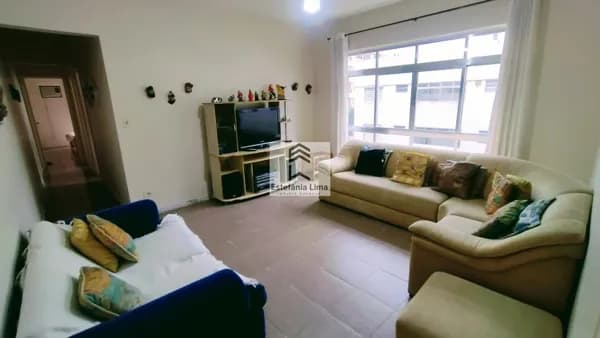 Apartamento na Enseada com Sacada Lado Praia