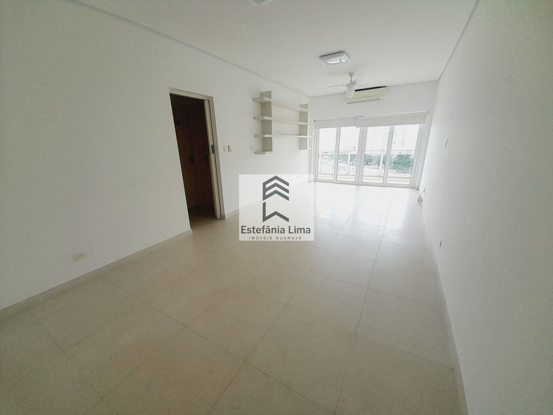 Apartamento Frente ao Mar em Pitangueiras - 3 Suítes