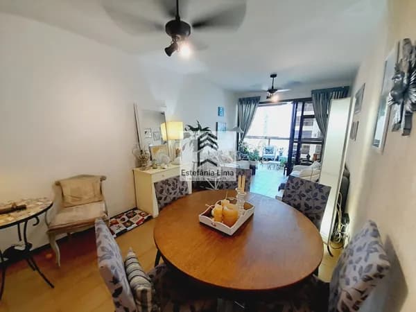 Apartamento em Pitangueiras - 2 Dormitórios sendo 1 Suíte