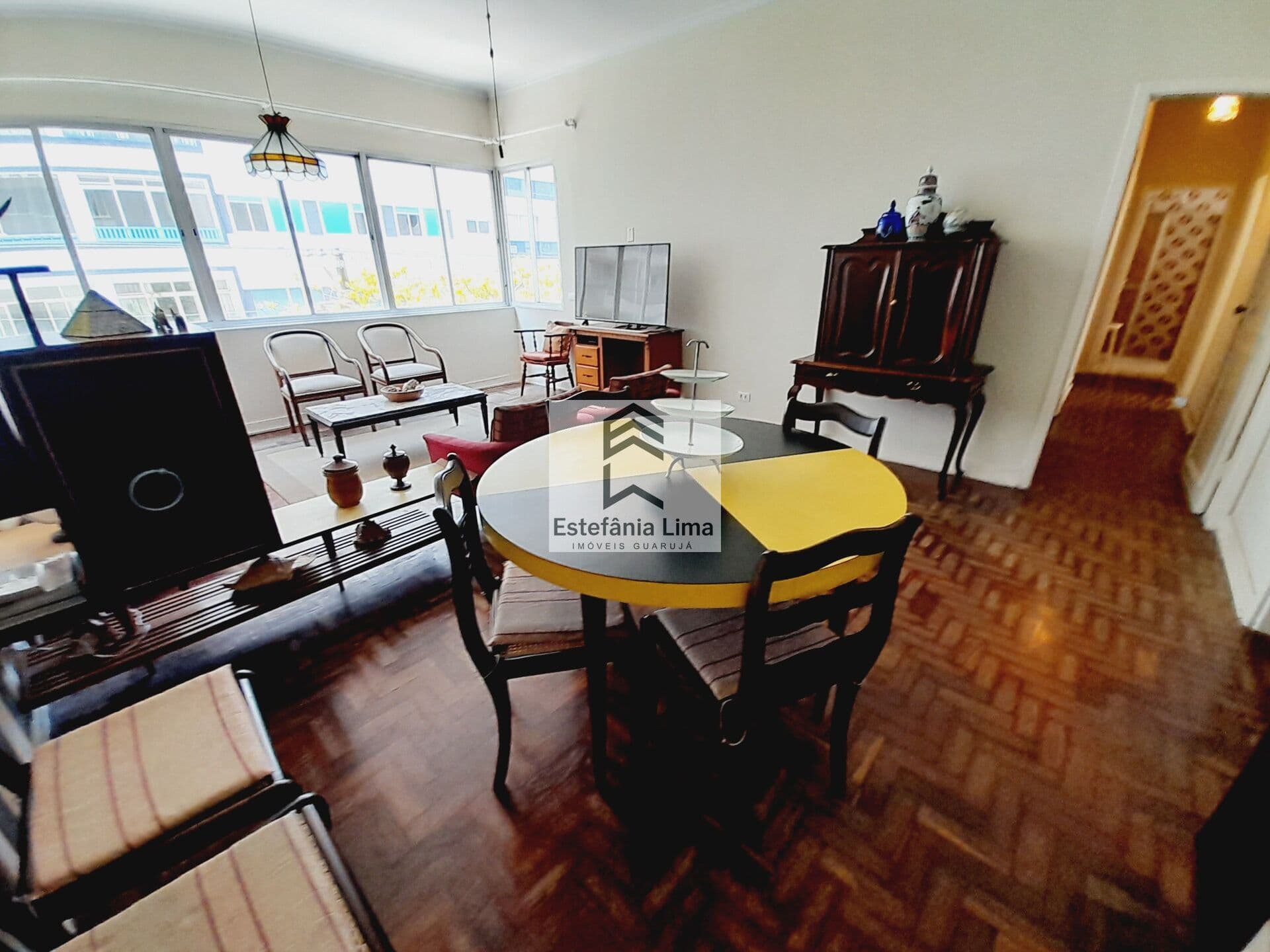 Apartamento em Pitangueiras 50 metros da Praia