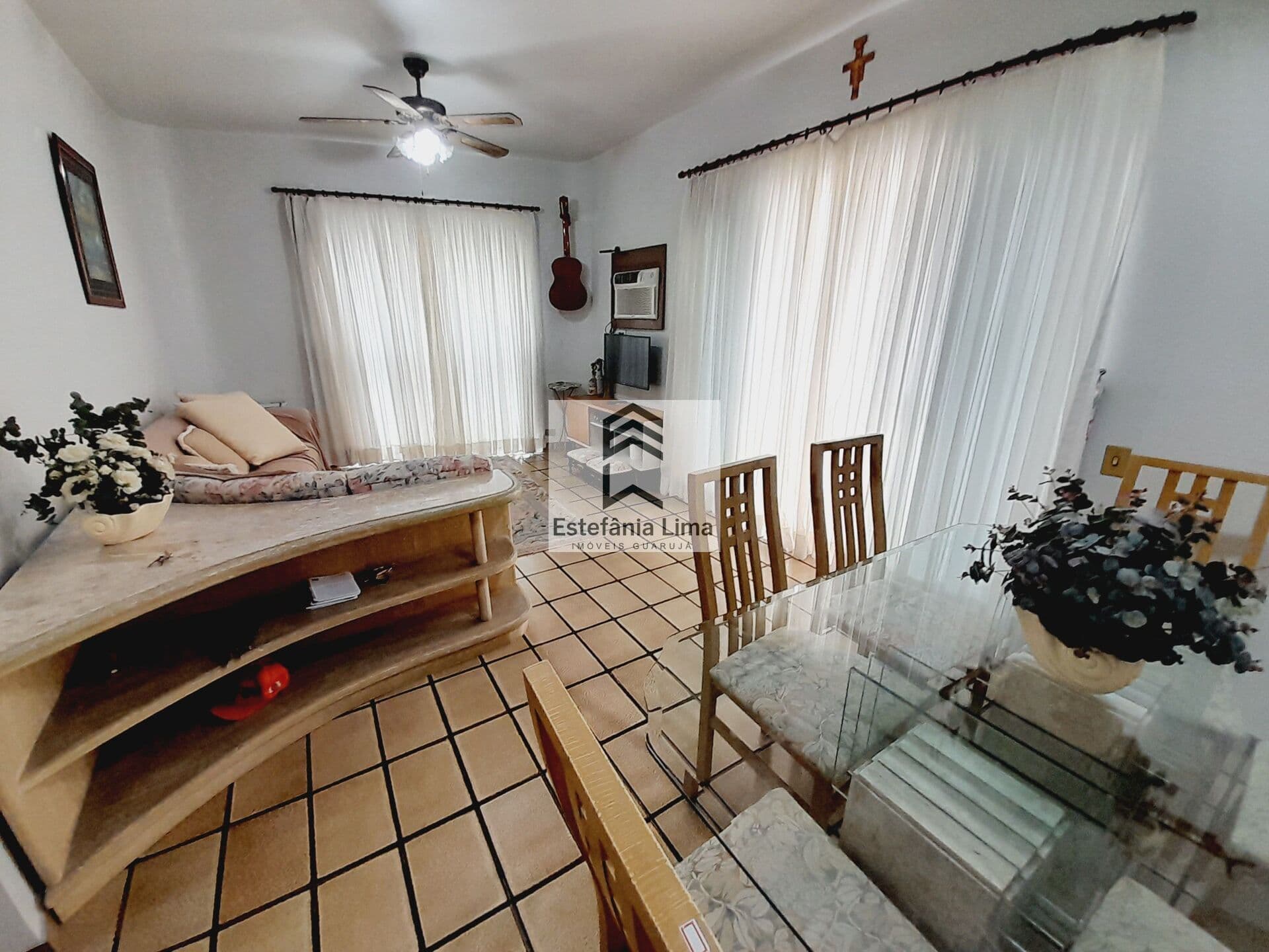 Apartamento em Pitangueiras!!! 100 metros da Praia
