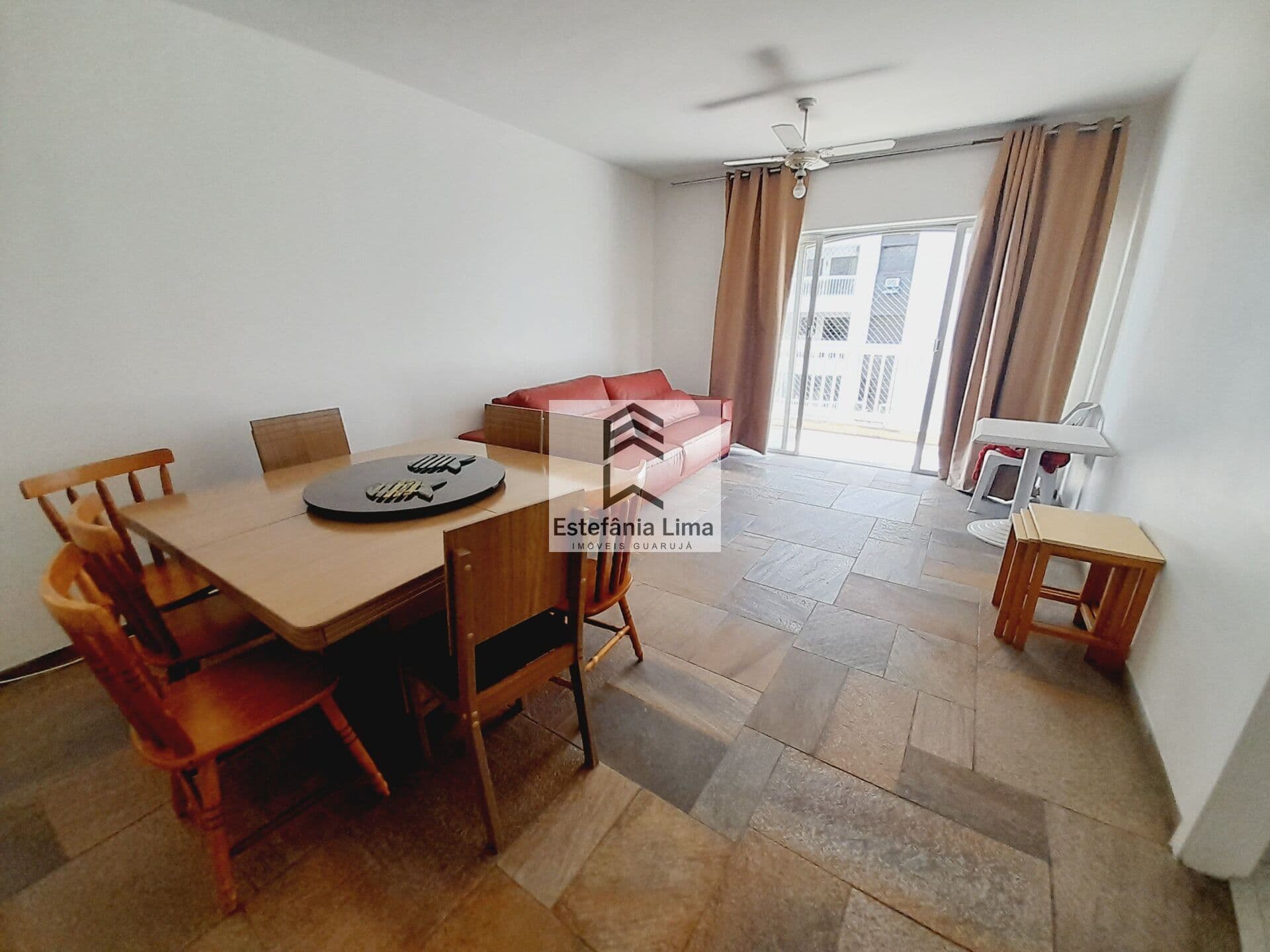Apartamento em Pitangueiras 3 Dormitórios