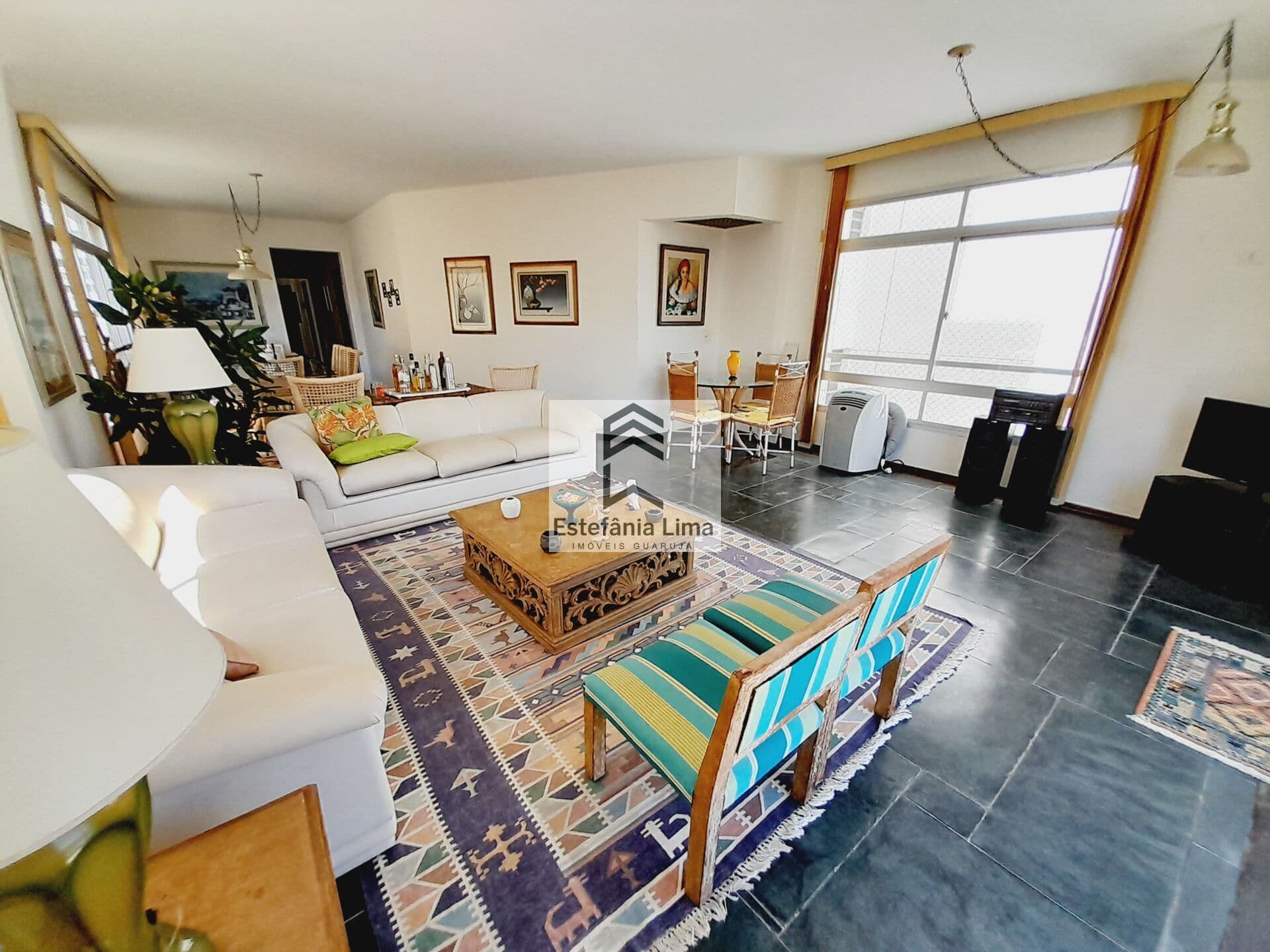 Apartamento em Pitangueiras com Linda Vista ao Mar!!! 3 Suítes