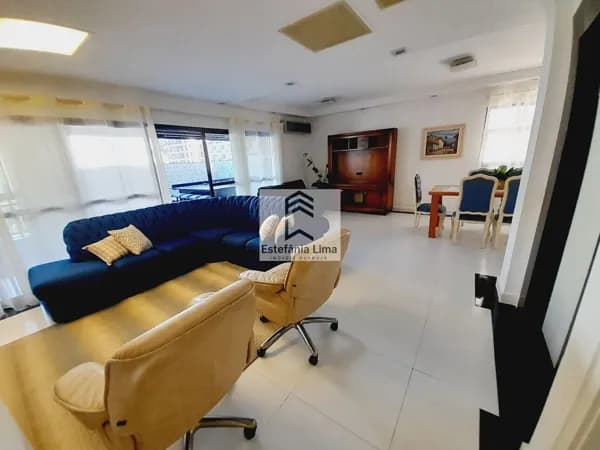Apartamento Reformado com Piscina Privativa