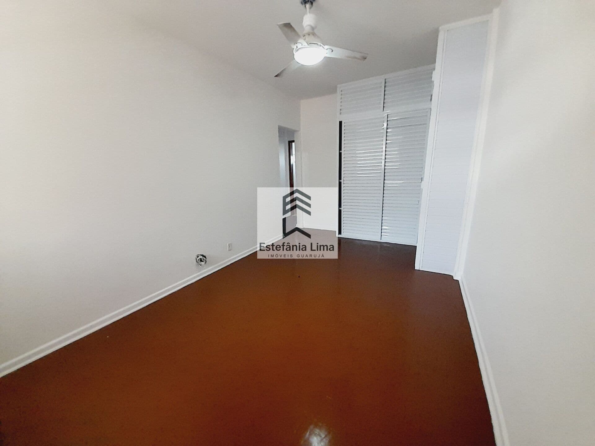 Apartamento em Pitangueiras 1 Dormitório