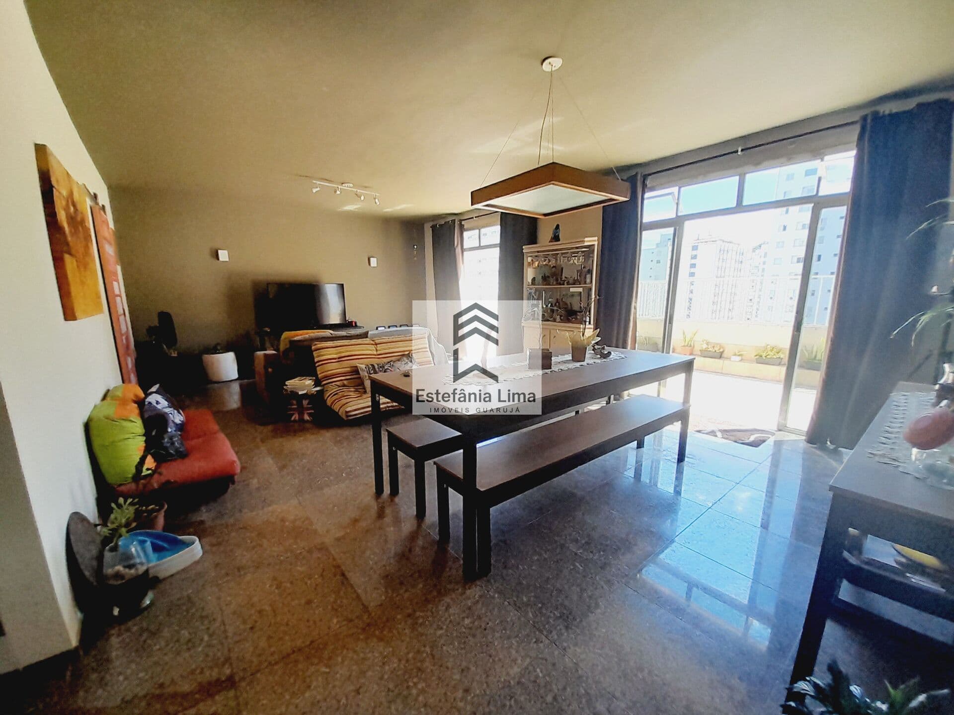 Cobertura Penthouse em Pitangueiras 3 Dormitórios sendo 1 Suíte