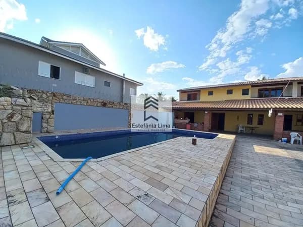 Casa na Enseada!!! 5 Quartos sendo 3 Suítes