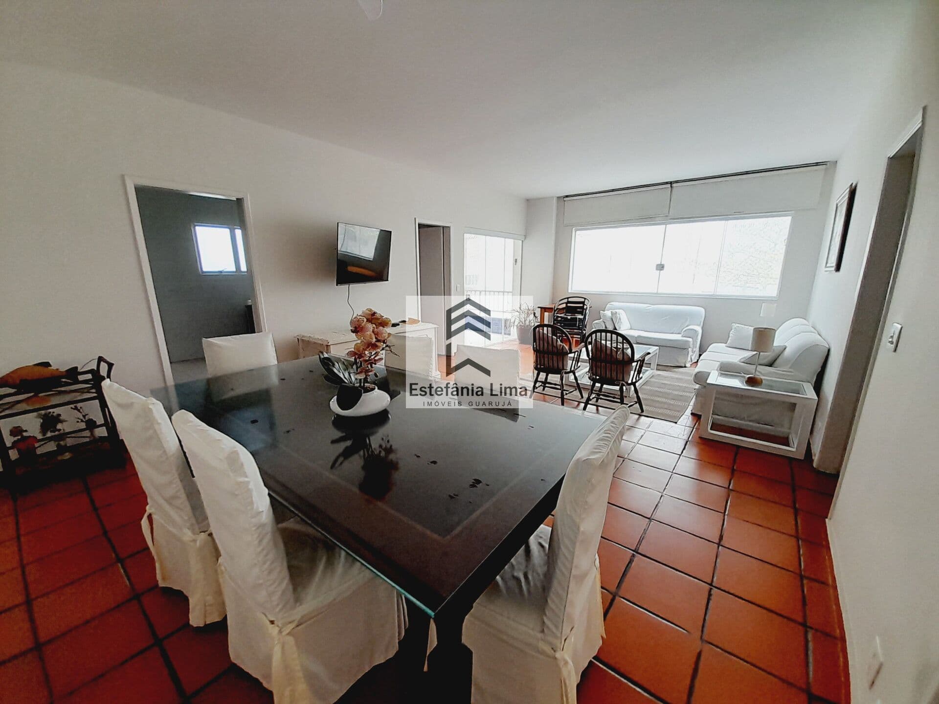 Apartamento em Prédio Frente ao Mar em Pitangueiras 3 Dormitórios