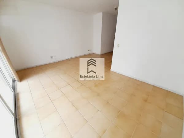 Locação Residencial em Pitangueiras com Sacada - 200m do Mar
