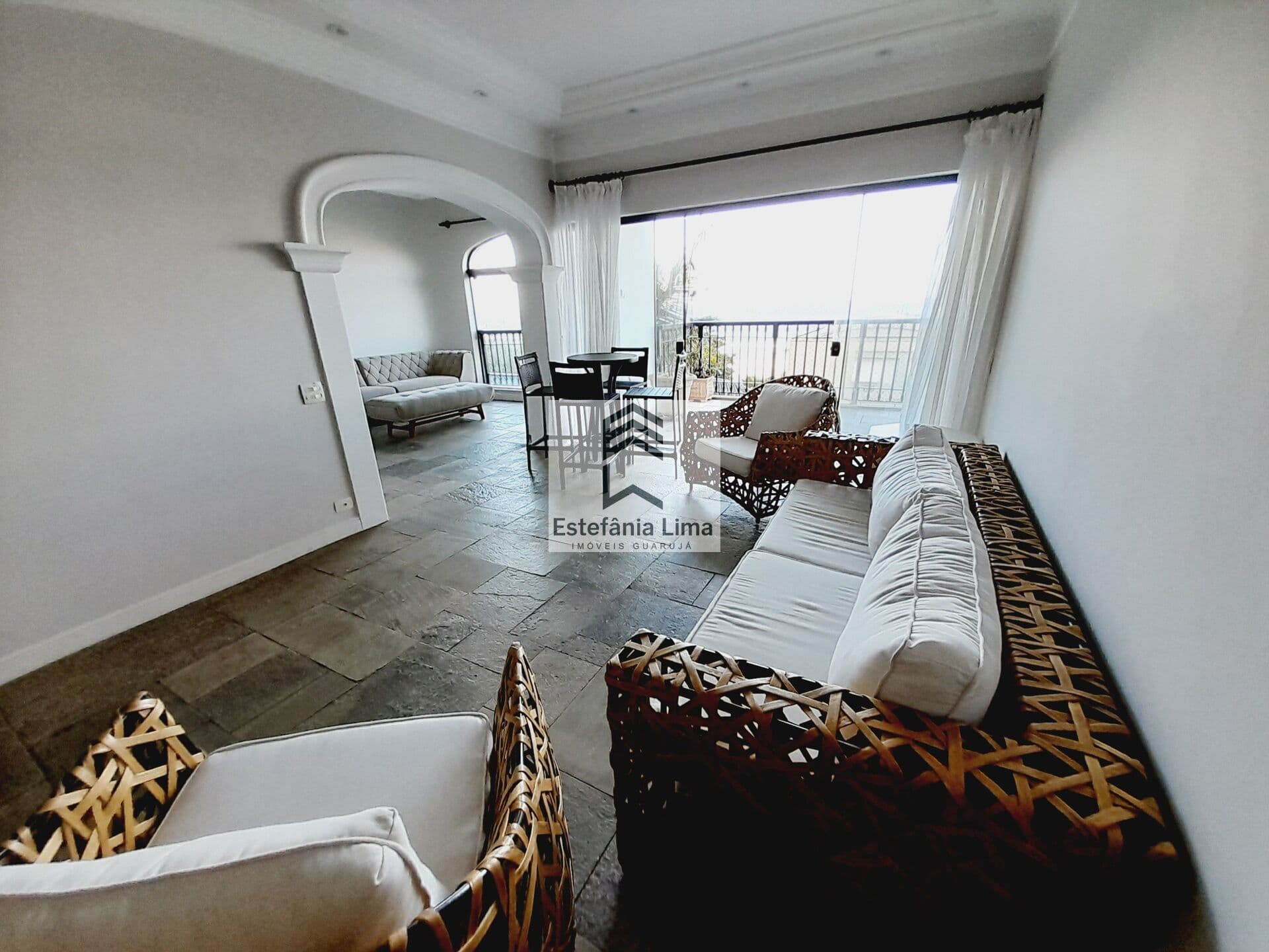 Apartamento Frente ao Mar em Pitangueiras!!! 3 Suítes