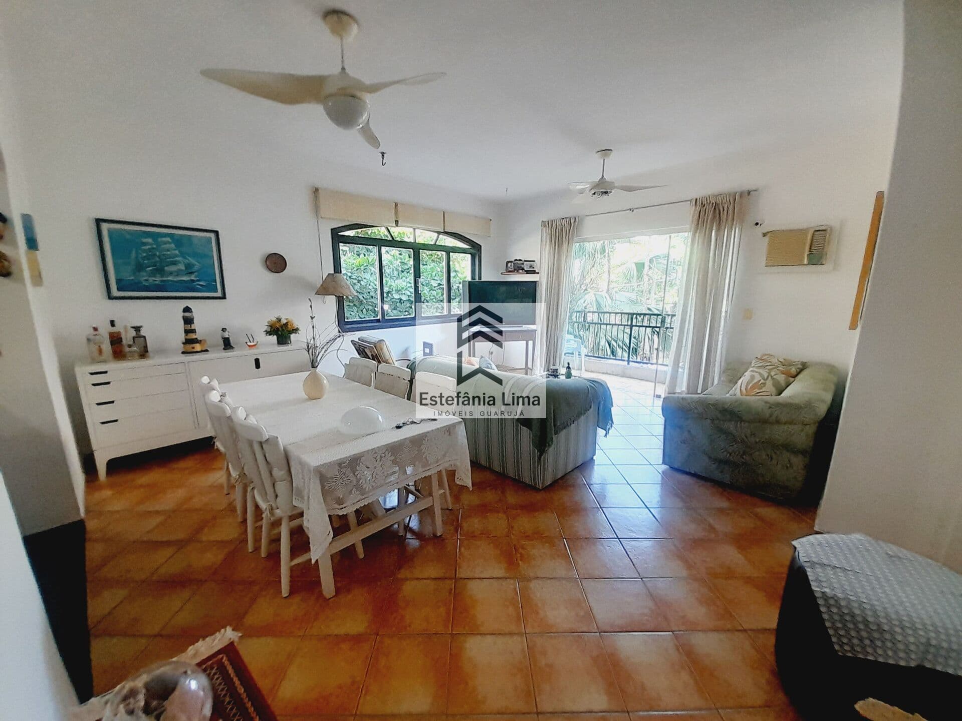 Apartamento com 3 Dormitórios na Praia da Enseada - 200 metros do Mar