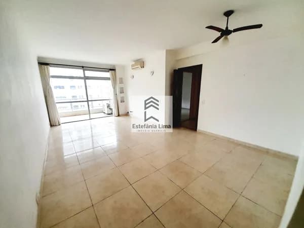 Apartamento em Pitangueiras 200 metros da Praia