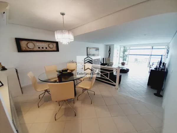 Apartamento Frente ao Mar em Pitangueiras 3 Suítes
