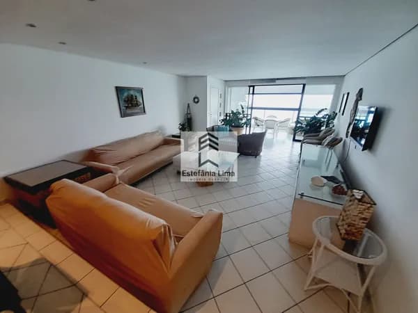 Apartamento Frente ao Mar em Pitangueiras 3 Suítes