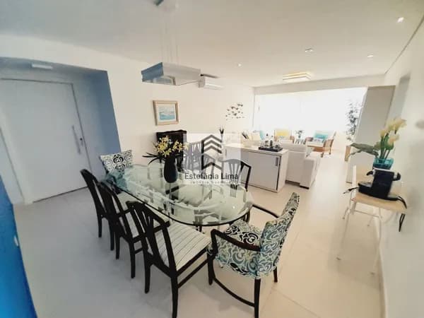 Amplo Apartamento Reformado – 4 Dormitórios sendo 1 Suíte