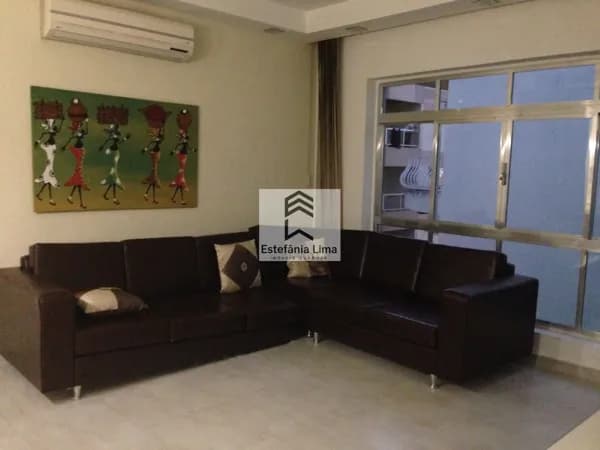 Apartamento na Enseada com Sacada Lado Praia