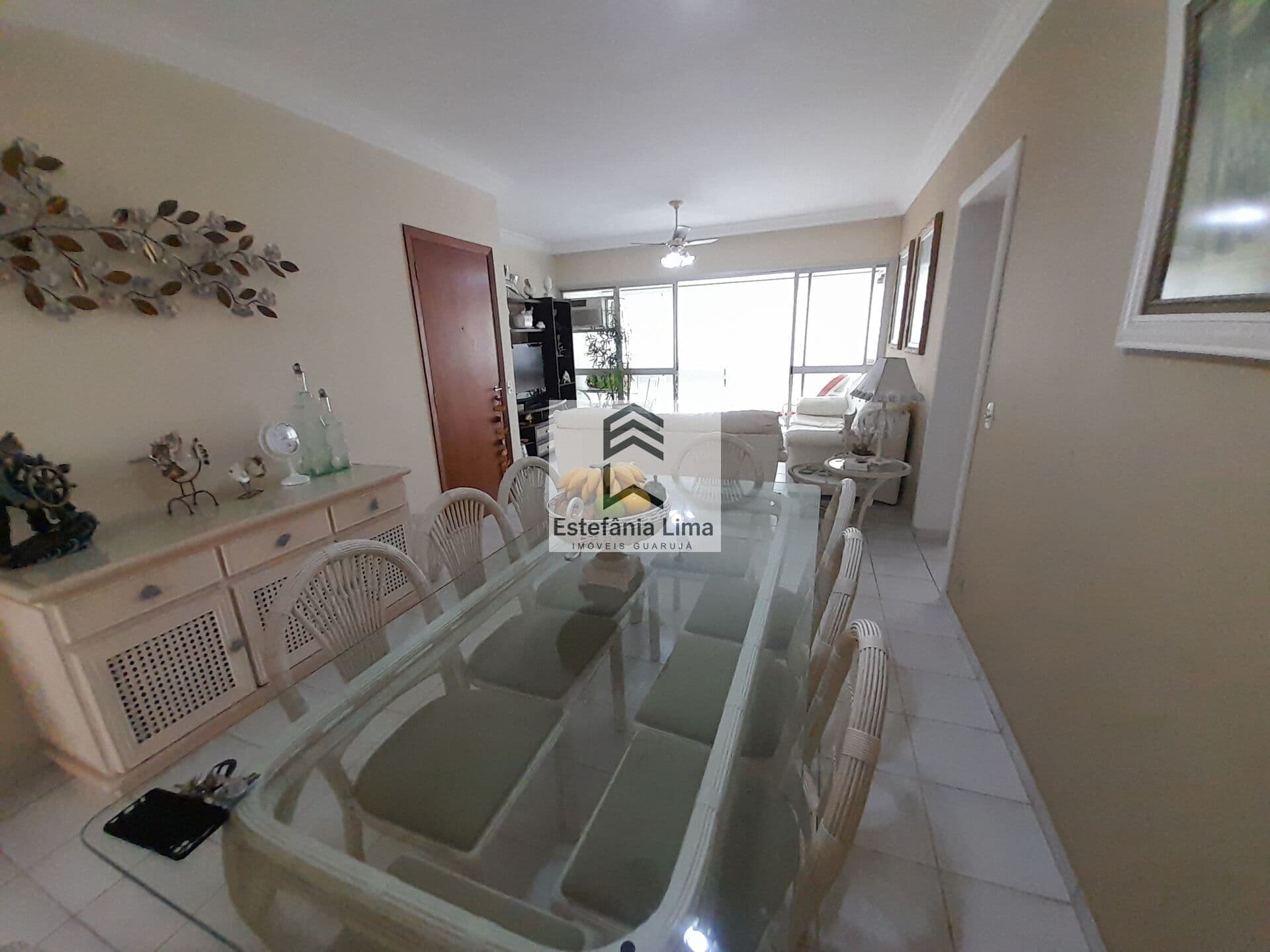 Apartamento em Pitangueiras com Vista ao Mar