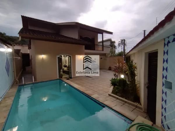 Casa Alto Padrão em Pitangueiras - Vila Maia