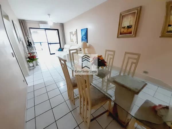 Apartamento em Pitangueiras 200m da Praia