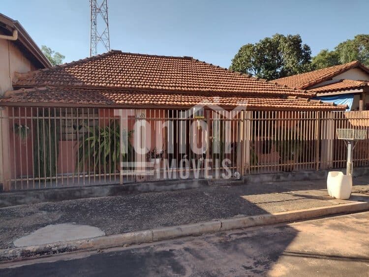 Casa à Venda em Turvínia, distrito de Bebedouro SP