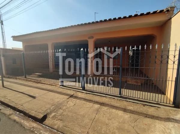 Casa à Venda na Região Central em Bebedouro SP