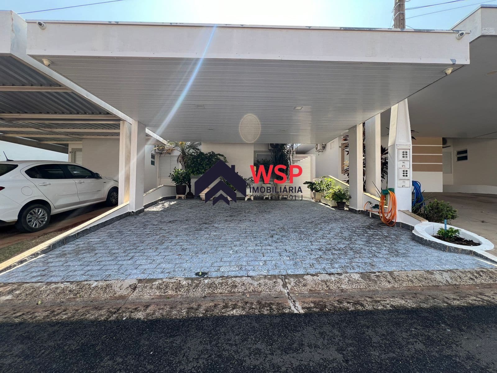 VENDO casa no Garden Village
