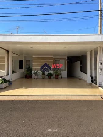 Casa à Venda no Garden Village