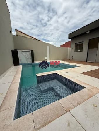 Casa à Venda