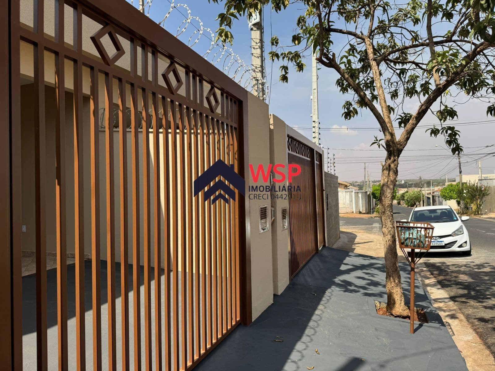 Vende-se 2 casas (geminada)