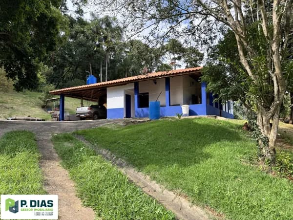 Refúgio Natural em Tuiuti: Sítio com Ampla Área Verde e Lazer Completo