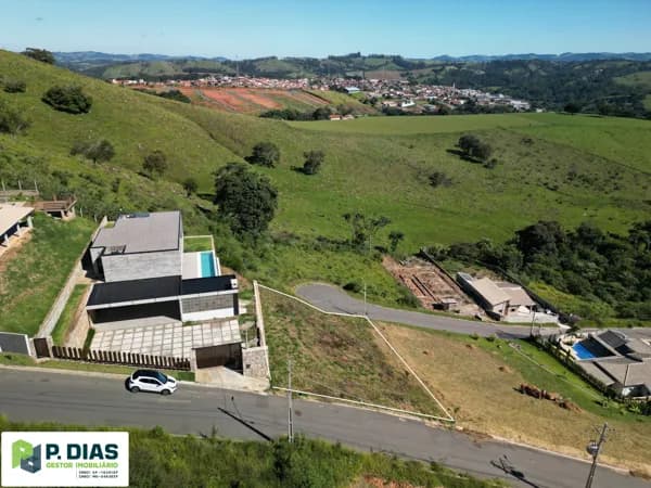 Terreno em Residencial – Vista Deslumbrante para o Horizonte e Montanhas – Pinhalzinho