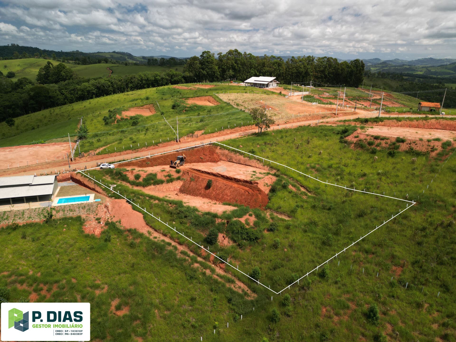 Terreno em Pinhalzinho com Vista Privilegiada para as Montanhas