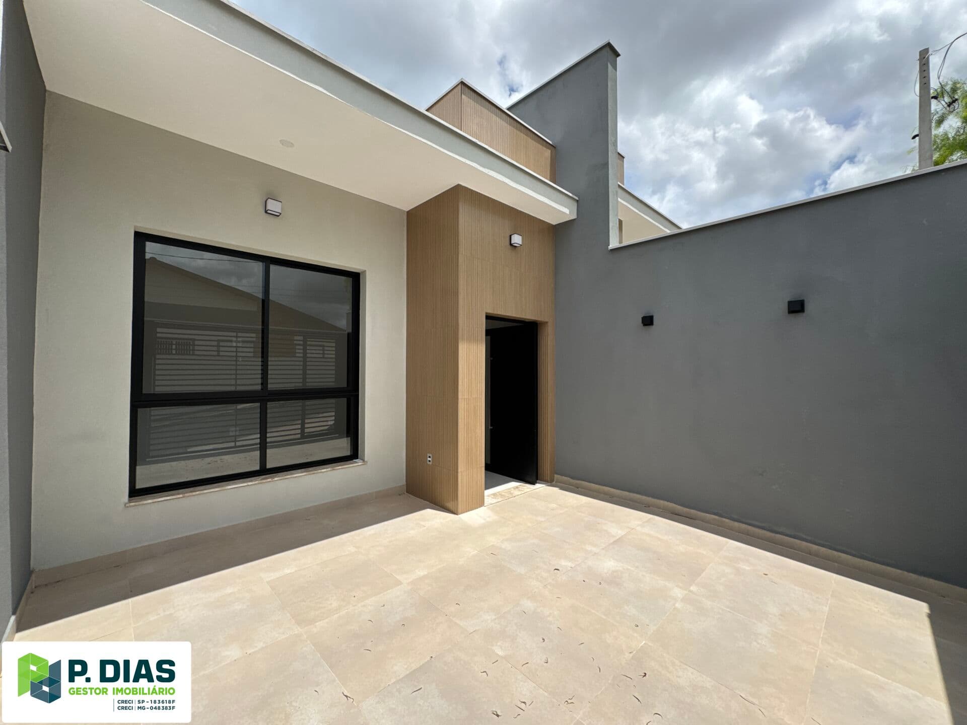 Sofisticação e Conforto: Casa Contemporânea Moderna em Socorro – SP
