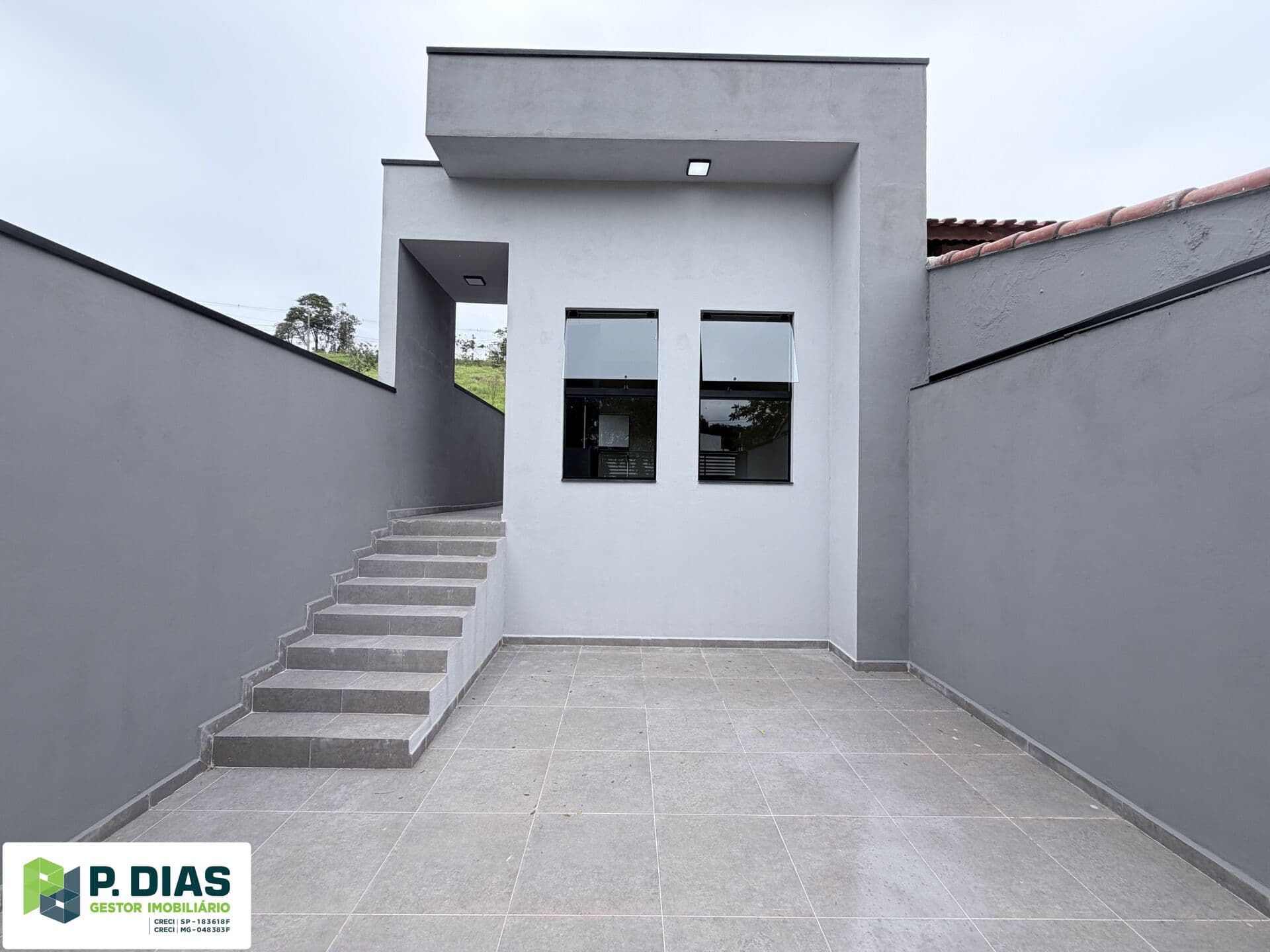 Casa Contemporânea Nova em Bairro Planejado Próximo ao Centro de Pinhalzinho – SP