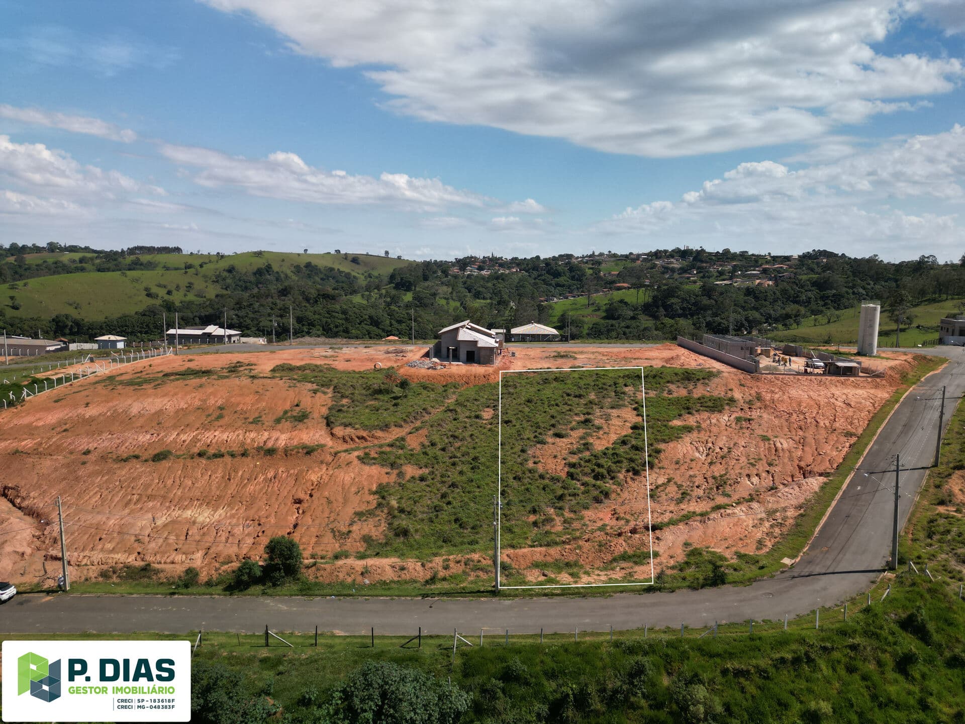 Lindo terreno para formação de chácara em Pinhalzinho, Interior de São Paulo