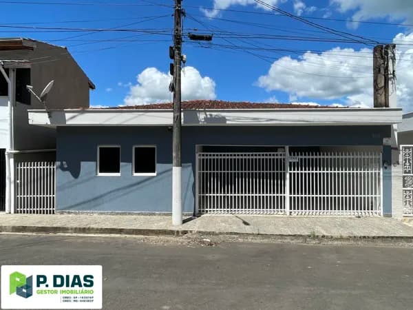 Casa ampla com ótima localização em Socorro, Interior de São Paulo.
