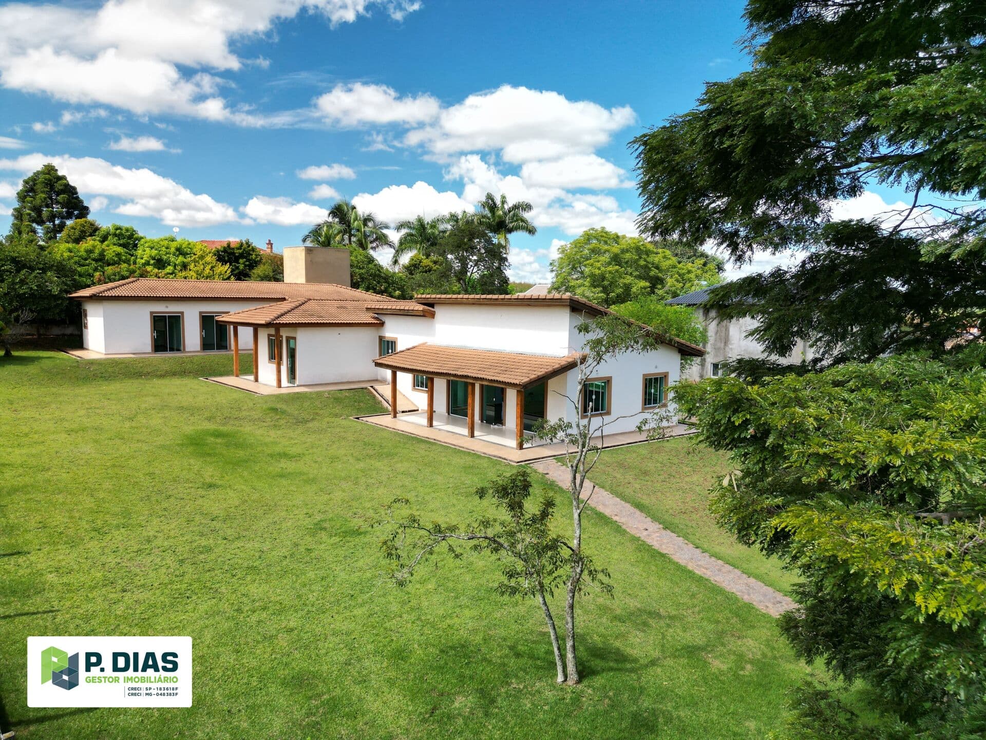 Linda Casa de Campo estilo colonial rústico moderno em Bragança Paulista